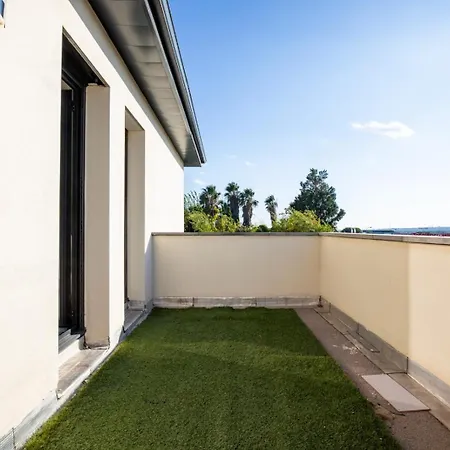 Maison Architecte Avec Salle De Cinema *