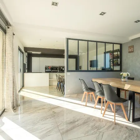 Maison Architecte Avec Salle De Cinema Villa *