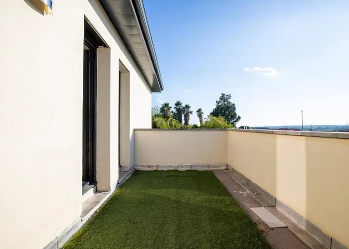 Maison Architecte Avec Salle De Cinema *