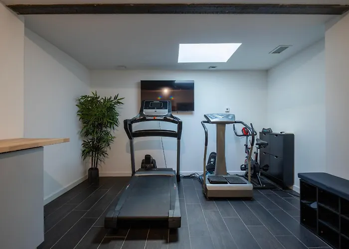 Maison Architecte Avec Salle De Cinema 别墅